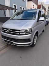 Volkswagen T6 Caravelle - silberne Volkswagen T6 Caravelle