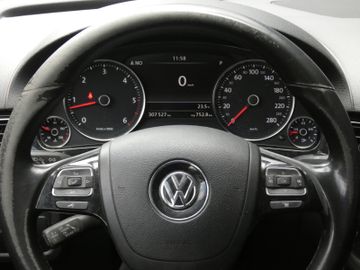 Volkswagen Touareg - 12