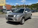 Hyundai Tucson 2.7 GLS 4WD Leder Klimaauto AHK SHZ Euro4 - gebrauchte Hyundai TUCSON aus dem Jahr 2007