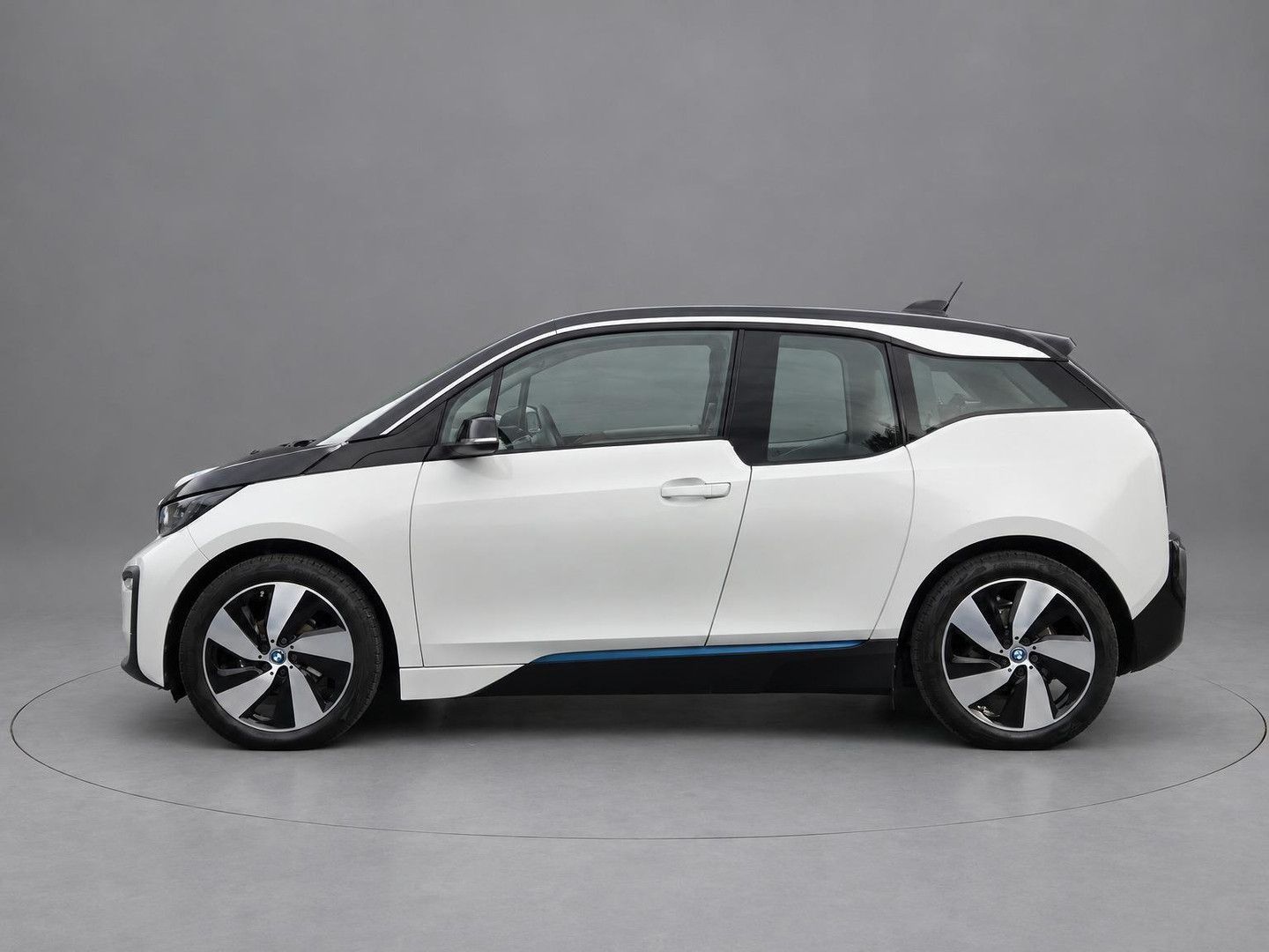 BMW i3 Executive Edition 120Ah 42kWh SOH 93,3% | NAP imagem 2