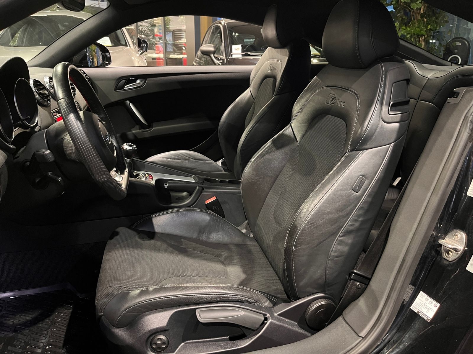 Fahrzeugabbildung Audi TT Coupe 1.8 TFSI S-Line XEN NAV SHZ