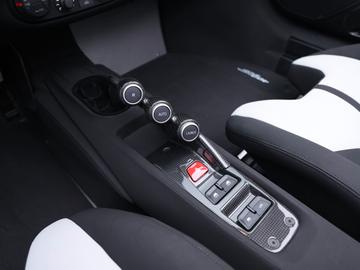 2020 Ferrari 488 PISTA 缩略图 17