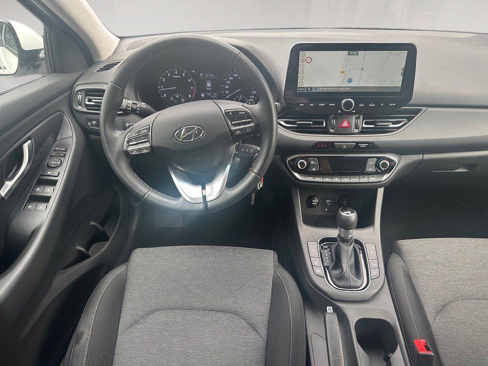 Fahrzeugabbildung Hyundai i30 1.5T 160PS DCT 48V TREND Navi