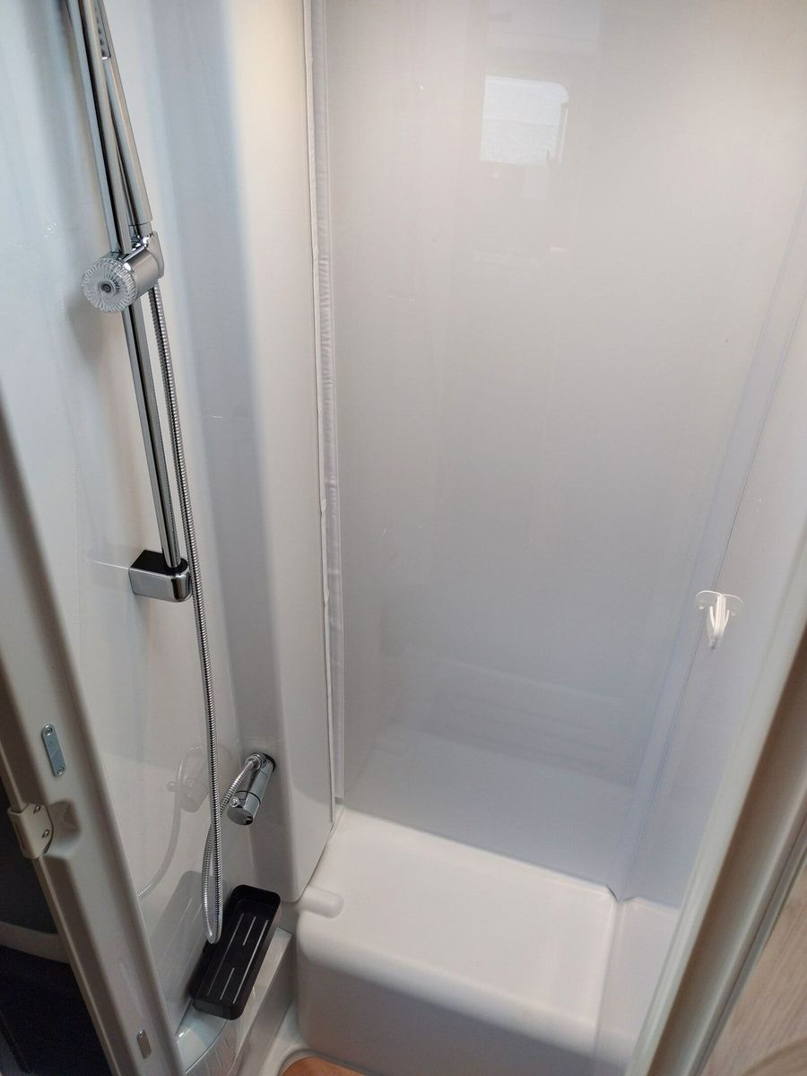 Fahrzeugabbildung Sunlight Adventure T 67 Automatik, Dörr Edition, TV