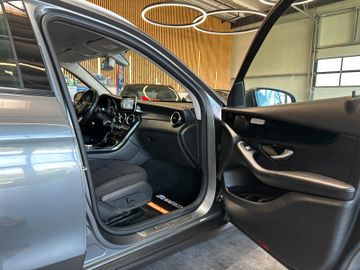 MYAUTOCENTER – Gebraucht- und Jahreswagen mit Werkstattservice in Pfaffenhofen Mercedes-Benz GLC *TÜVSERVICE NEU*TEMPO*AHK*SitzHZ*NAV*PDC*