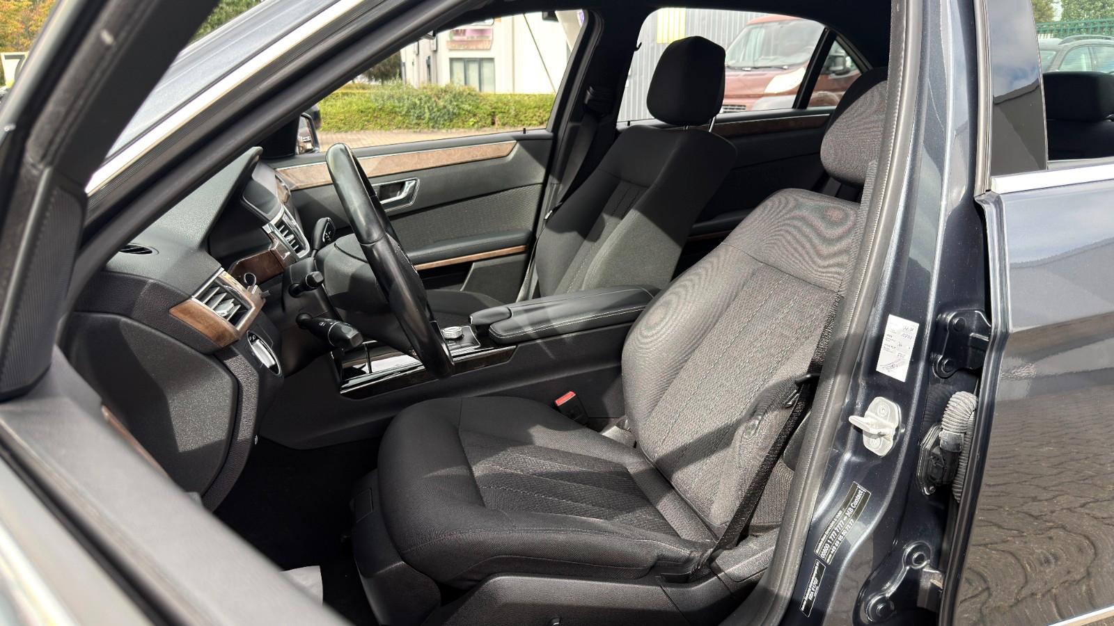 Mercedes-Benz E 220 Elegance *Automatik*AMG-Paket*Xenon*
