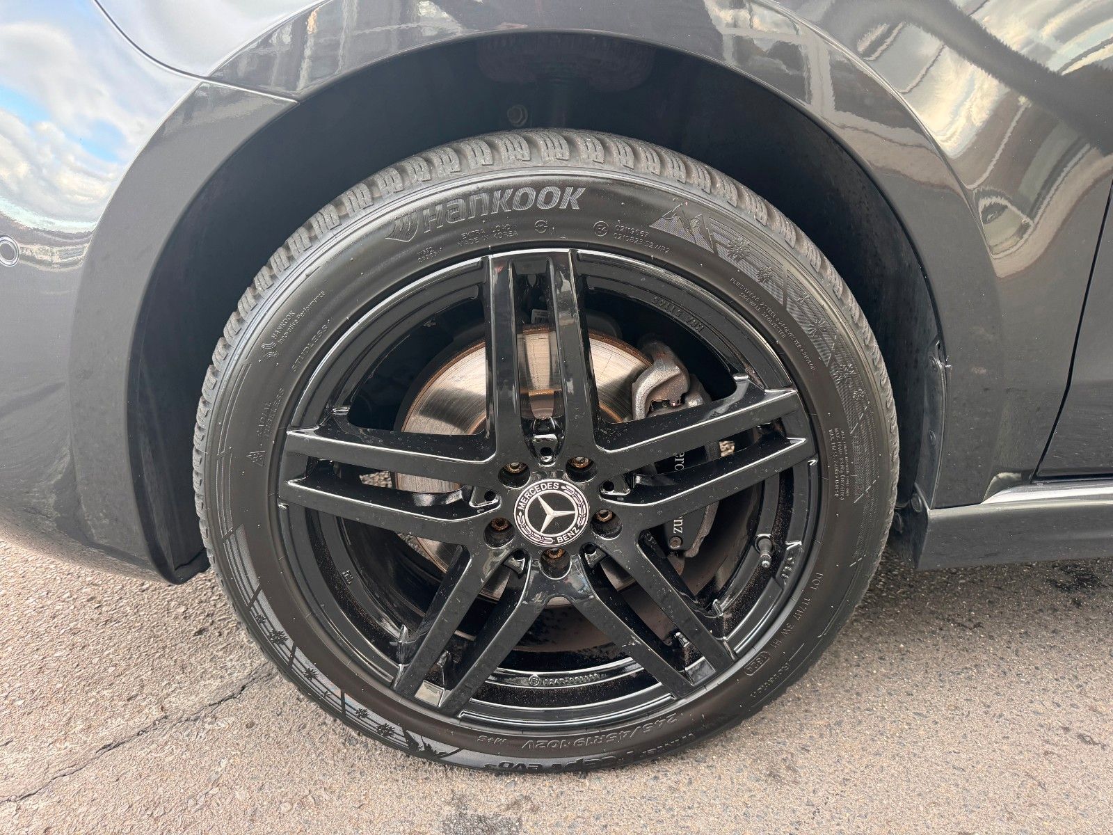 Fahrzeugabbildung Mercedes-Benz V 300 d 4MATIC AVA ED AMG DISTR Stdh AHK2,5 PANO