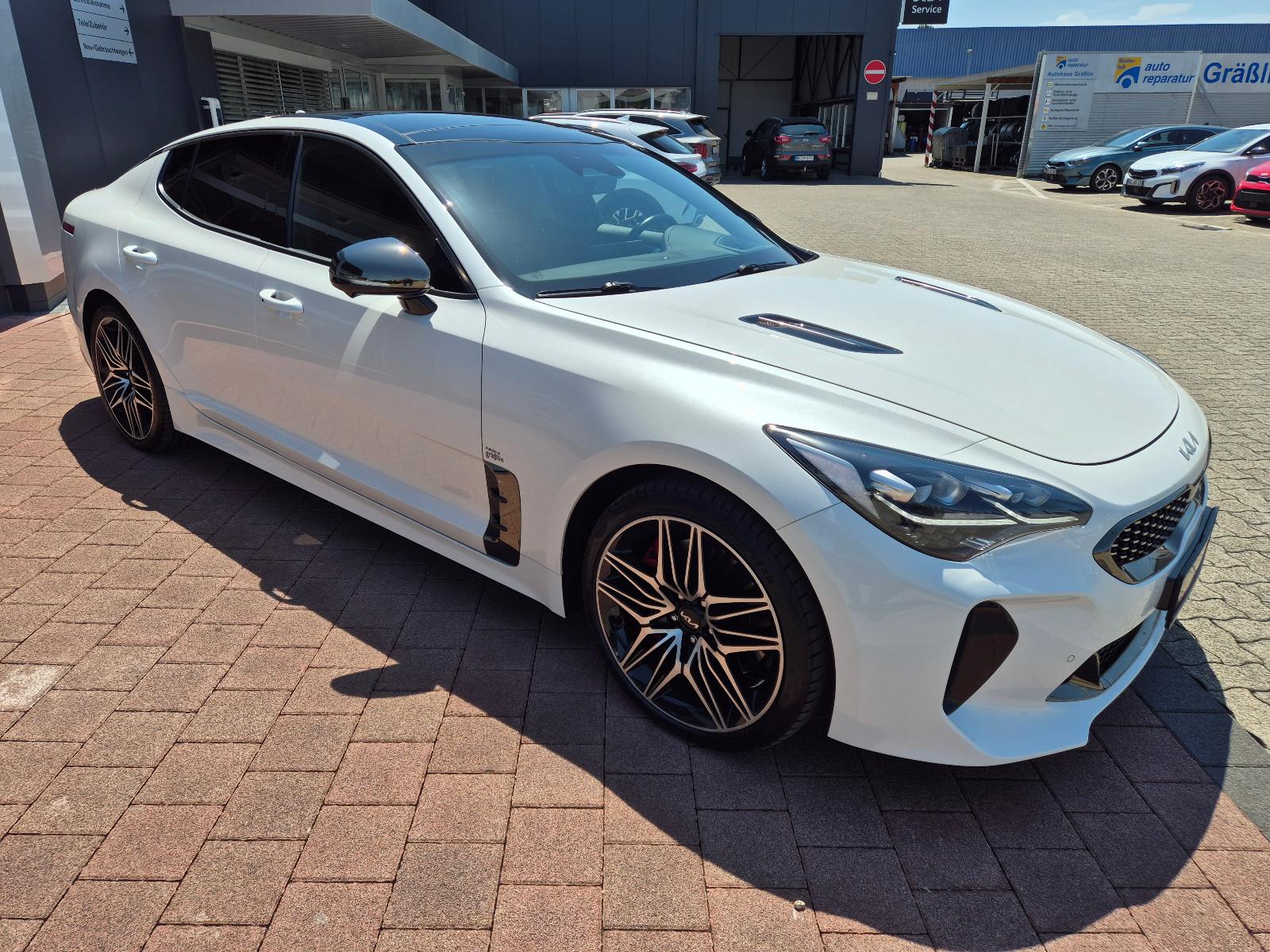 Kia Stinger 3.3 GT 4WD Glasdach Leder LED *BASTUCK*