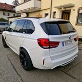 BMW X5 M Fond Ent. TÜV/NEU 8-fach bereift - BMW X5 M