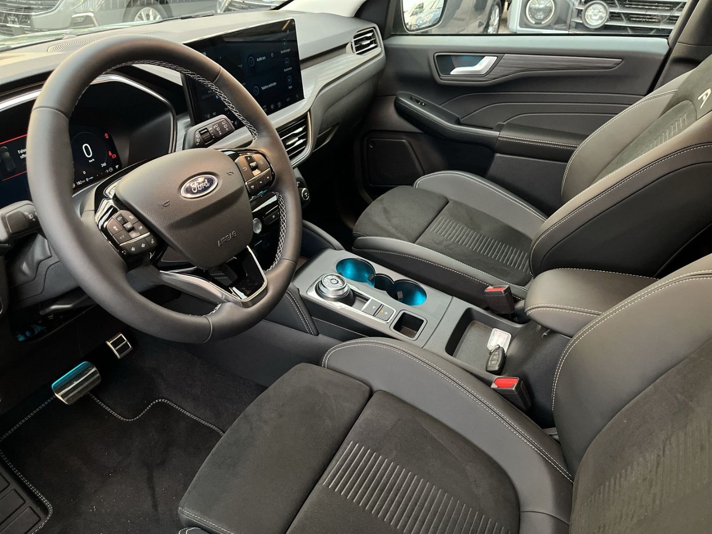 Fahrzeugabbildung Ford Kuga Active X FHEV Allrad Navi digitales Cockpit