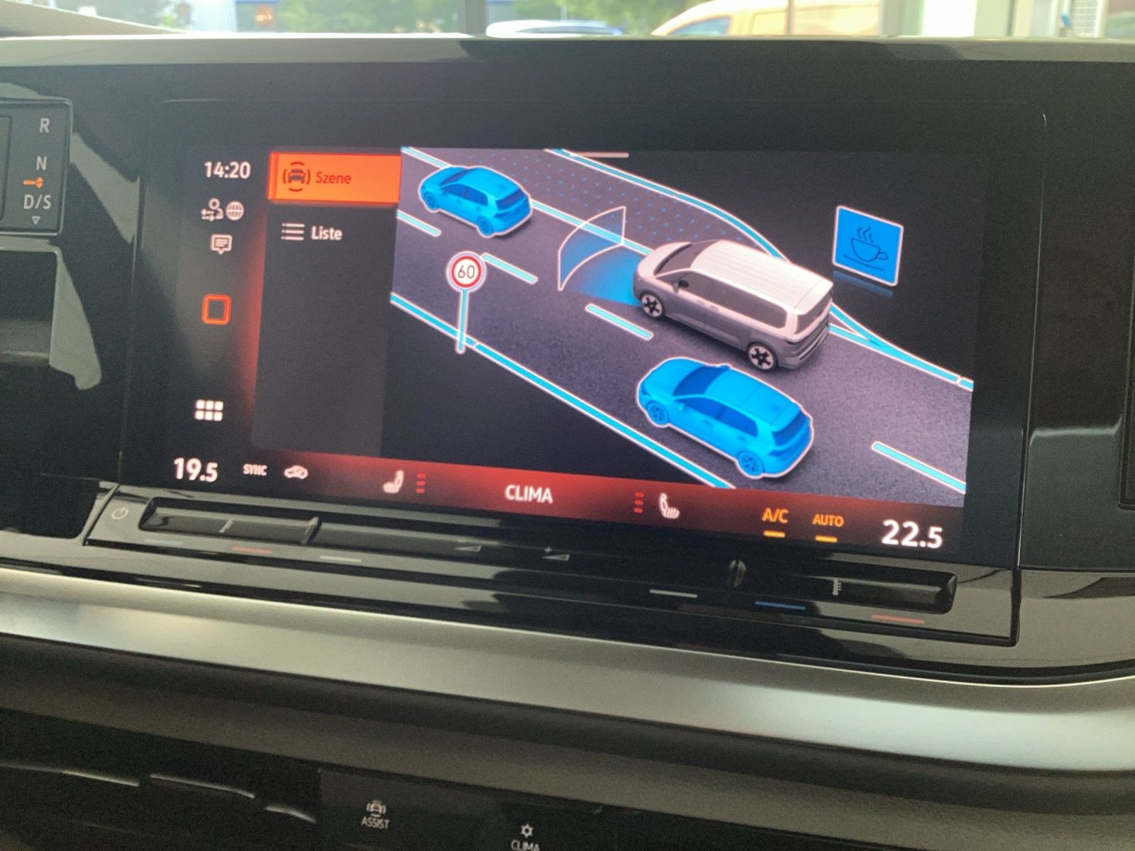 Fahrzeugabbildung Volkswagen T7 Multivan TDI Life LR 7- DSG 6 SITZ. DSG SITZH