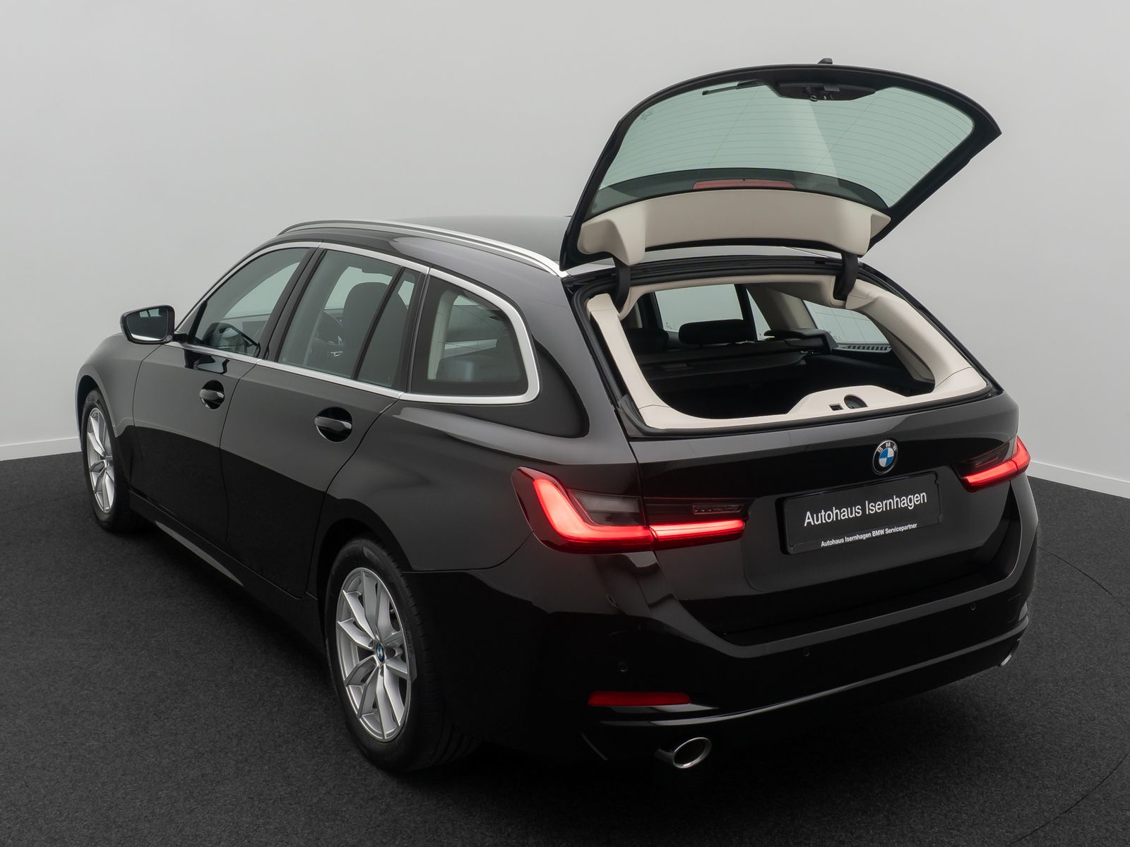 Fahrzeugabbildung BMW 318i Widscreen DAB GeschwindigReg CockpitPlus