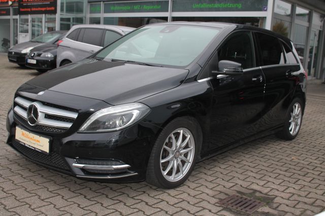 Mercedes-Benz B 220 4Matic Sportpaket/Leder/Xenon/AHK