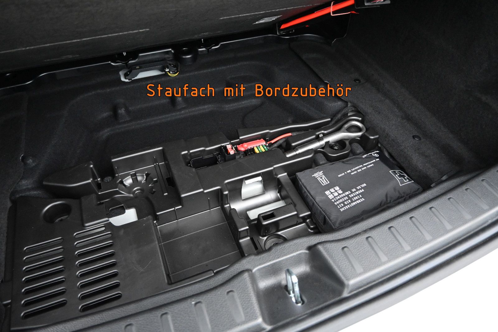 Fahrzeugabbildung Mercedes-Benz GLA 250 DCT AMG Line °DISTRONIC°HUD°STANDHEIZUNG