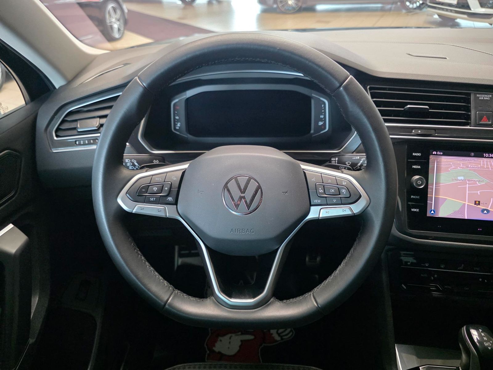Fahrzeugabbildung Volkswagen Tiguan 1.5 DSG /Virtual/LED/Navi/Spur/FsHz/Ahk
