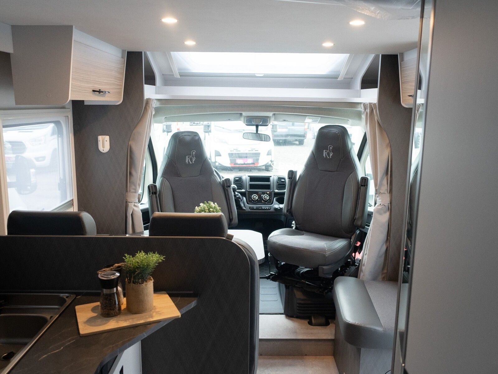 Fahrzeugabbildung Etrusco T-Modell Base 6.9 SB Markise*Hubbett*MJ 2026