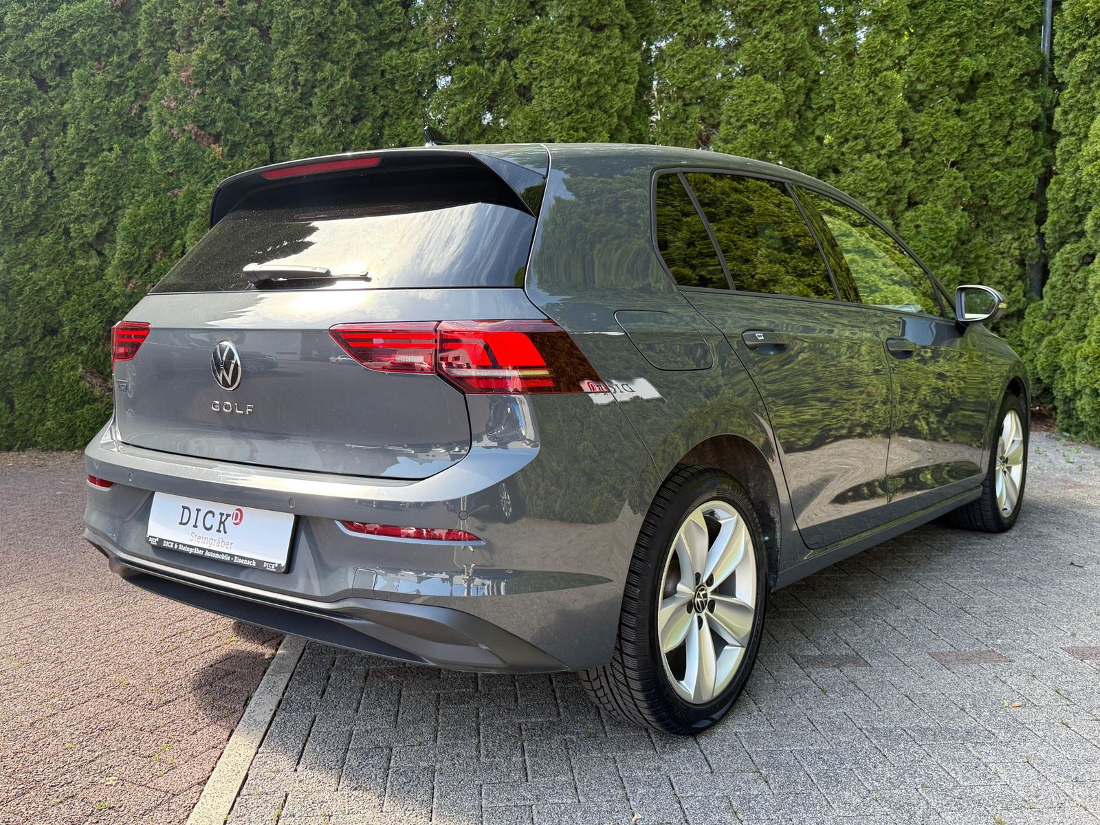 Fahrzeugabbildung Volkswagen Golf Lim. 2.0 TDI DSG Goal LED+KAM+ACC+SHZ+CARPL