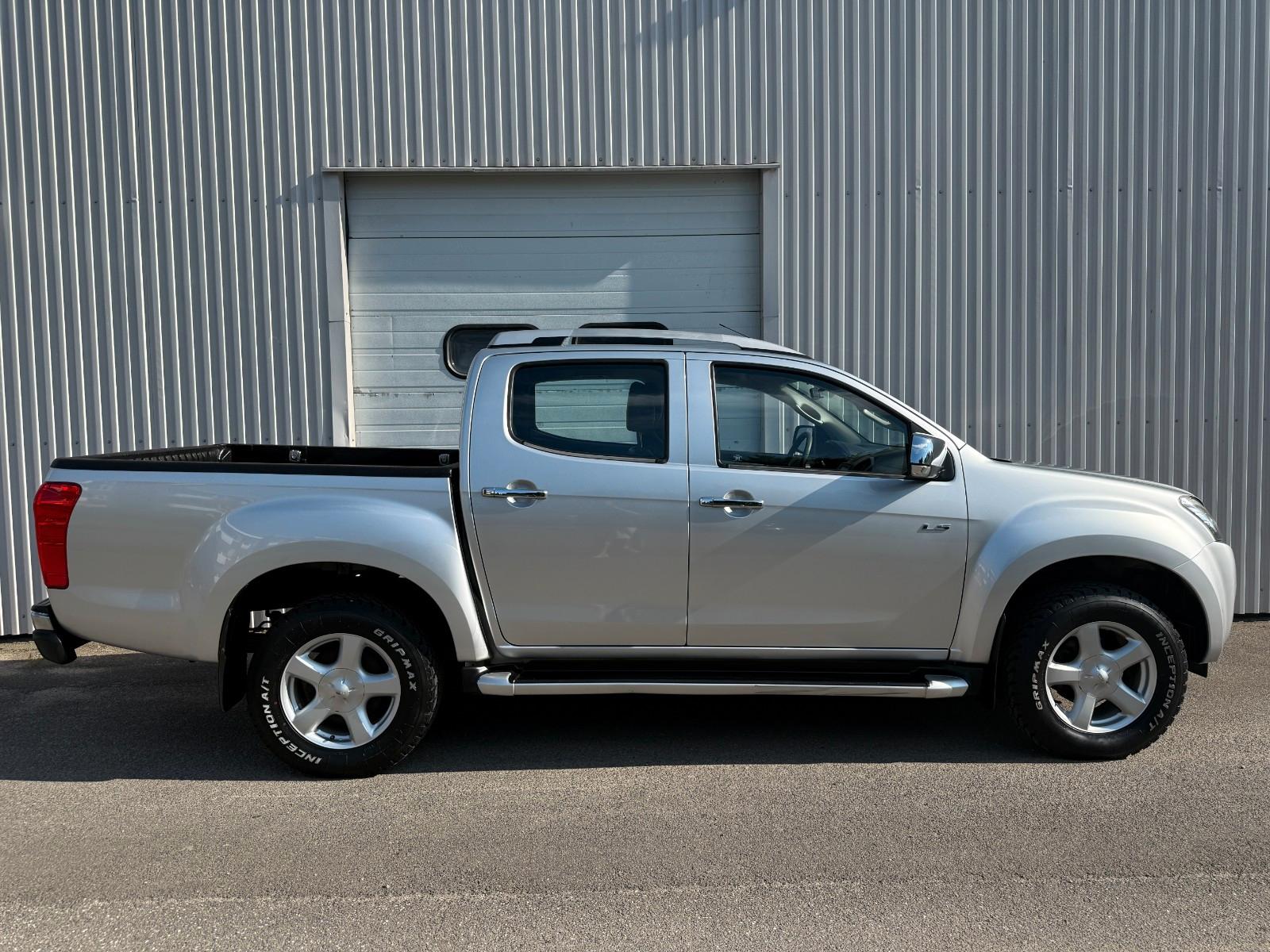 Isuzu D-Max Double Cab 4WD – 163 ch – Automatique – Cuir