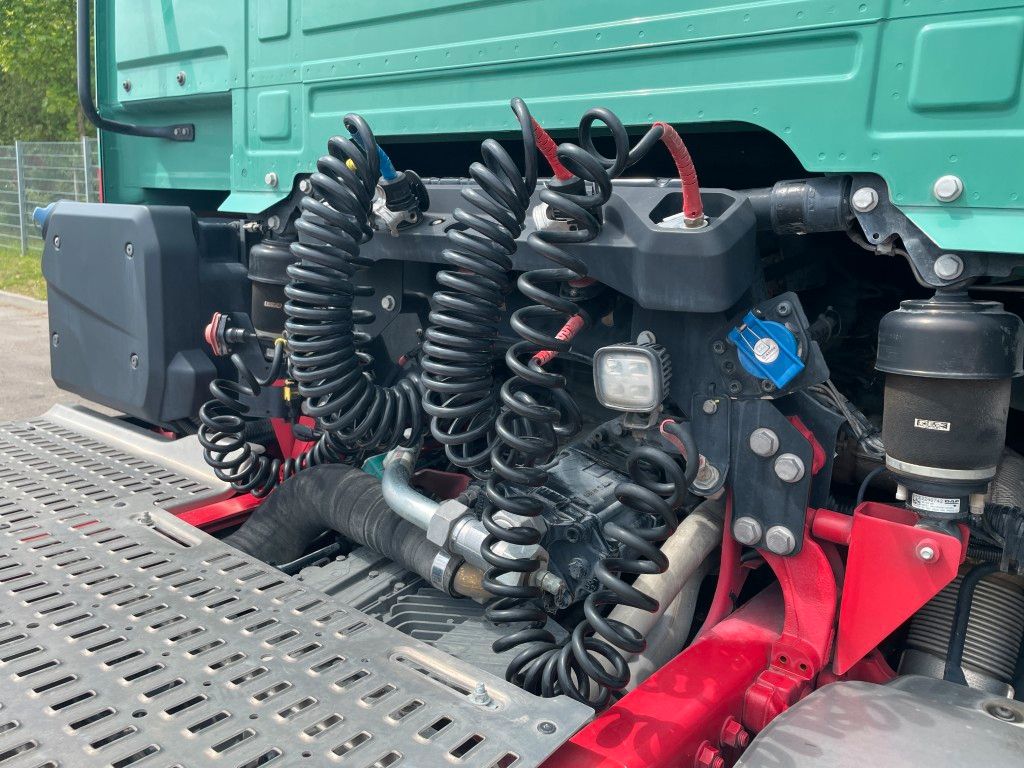 Fahrzeugabbildung DAF FT XF 530 NGD PXP 4x4