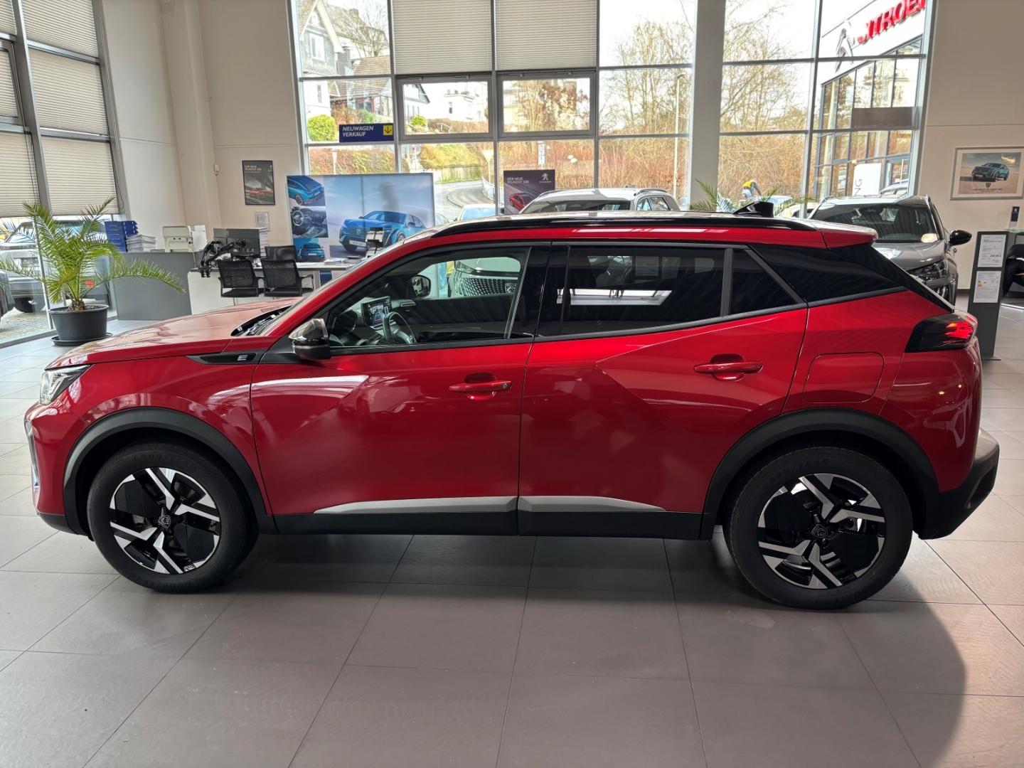 Peugeot 2008 e- Allure 156 LED SITZHEIZUNG Klimaautom.