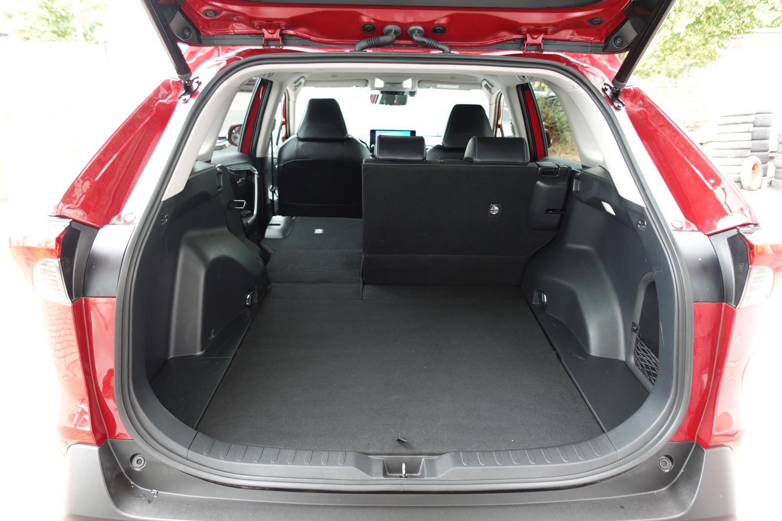 Toyota RAV 4 2.5 Hybrid Lounge Allrad 5J Garantie