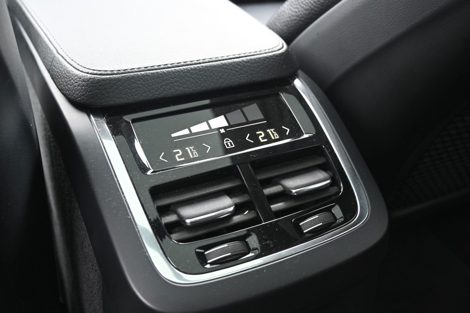 Fahrzeugabbildung Volvo XC90 T8 AWD RC Inscription Expression*RFK*PANO*