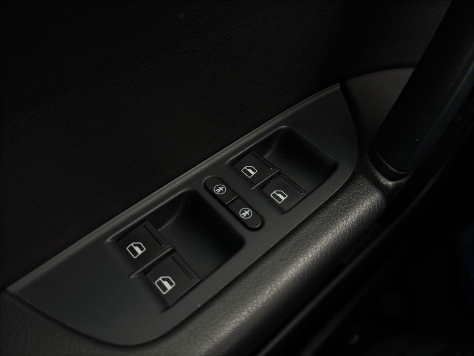 Fahrzeugabbildung Volkswagen Touareg 3.0 V6 TDI *Pano*Kamera*4-Zonen*ST-Heiz*