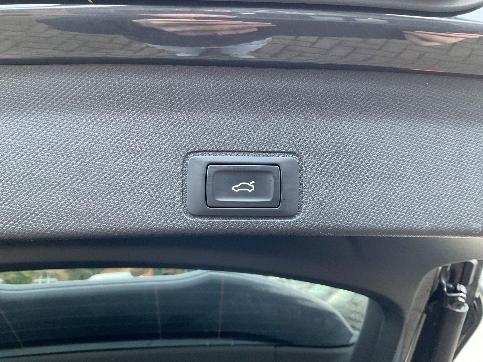 Fahrzeugabbildung CUPRA Terramar 1.5 eTSI/DSG AHK schwenk,Navi,360Kamera