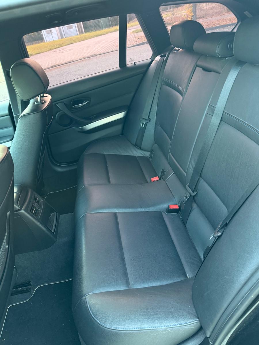 BMW 318 2010 — photo 11