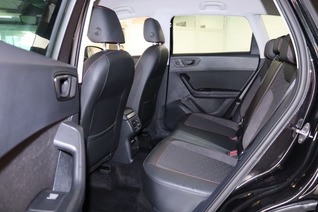 Fahrzeugabbildung SEAT Ateca 1.5 TSI DSG FR-Line-Virtual-Kamera-NAV-AHK