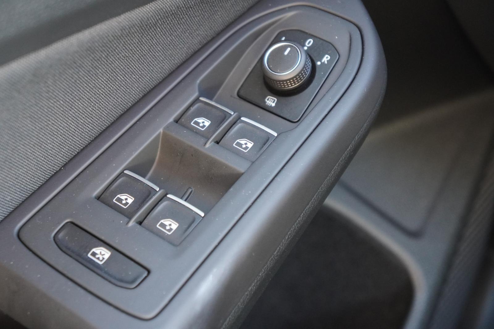 Volkswagen Golf VIII 1.5 16V TSI Life LED ACC App-Connect