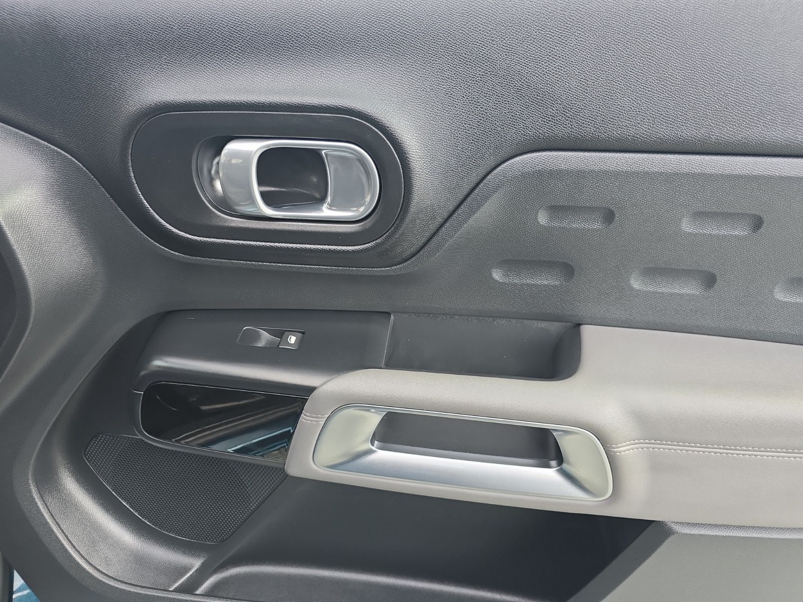 Fahrzeugabbildung Citroën C5 Aircross Live Klima Android Auto Apple CarPla