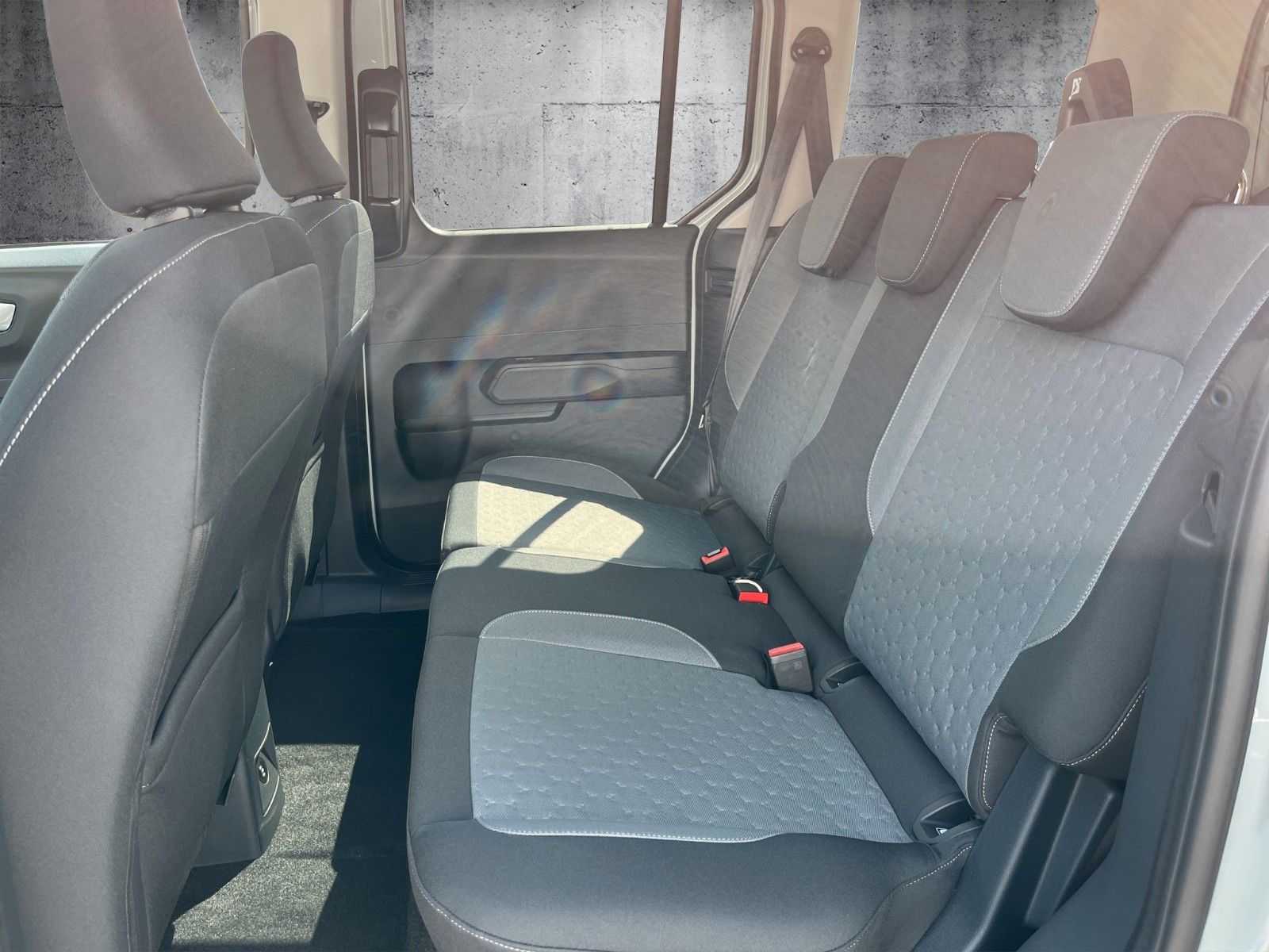 Fahrzeugabbildung Ford E-Tourneo Courier