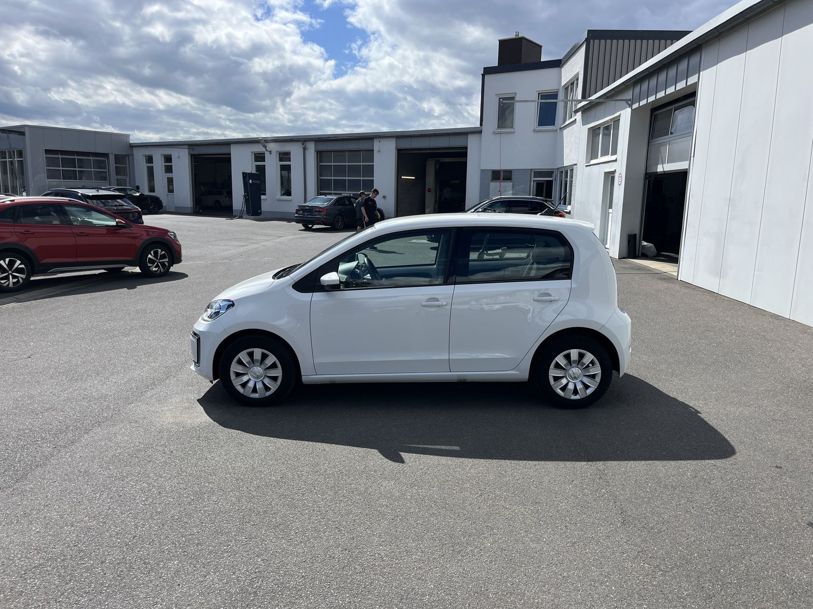 Volkswagen e-up! Move 90€ m.20% Anz. RFK DAB SHZ Klima imagem 3