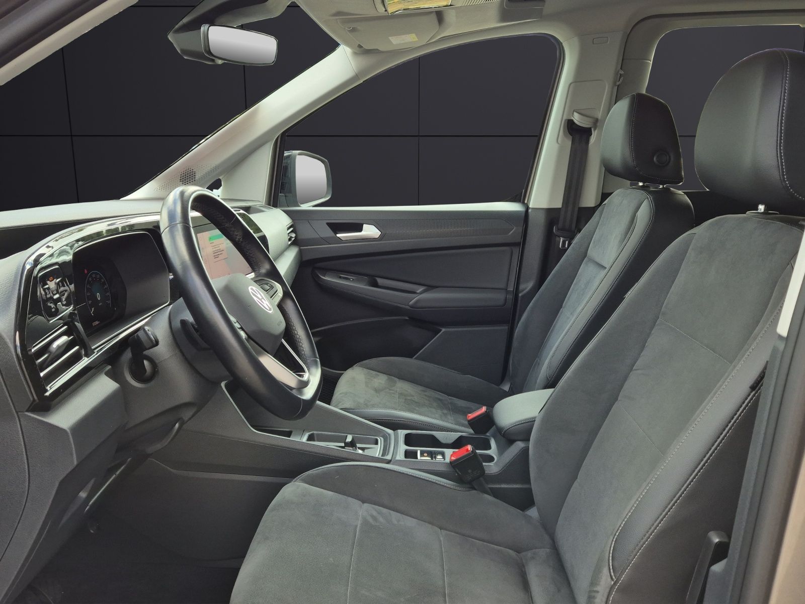 Fahrzeugabbildung Volkswagen Caddy TDI Style Maxi DSG 7-Si LED AHK Navi AID A
