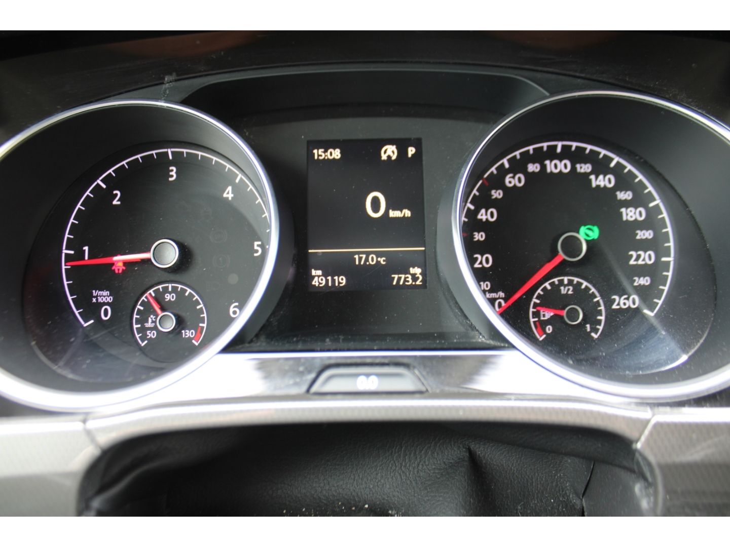 VW Touran IQ.DRIVE 2.0 TDI BMT ACC LED AHK el. Heck - Image 15