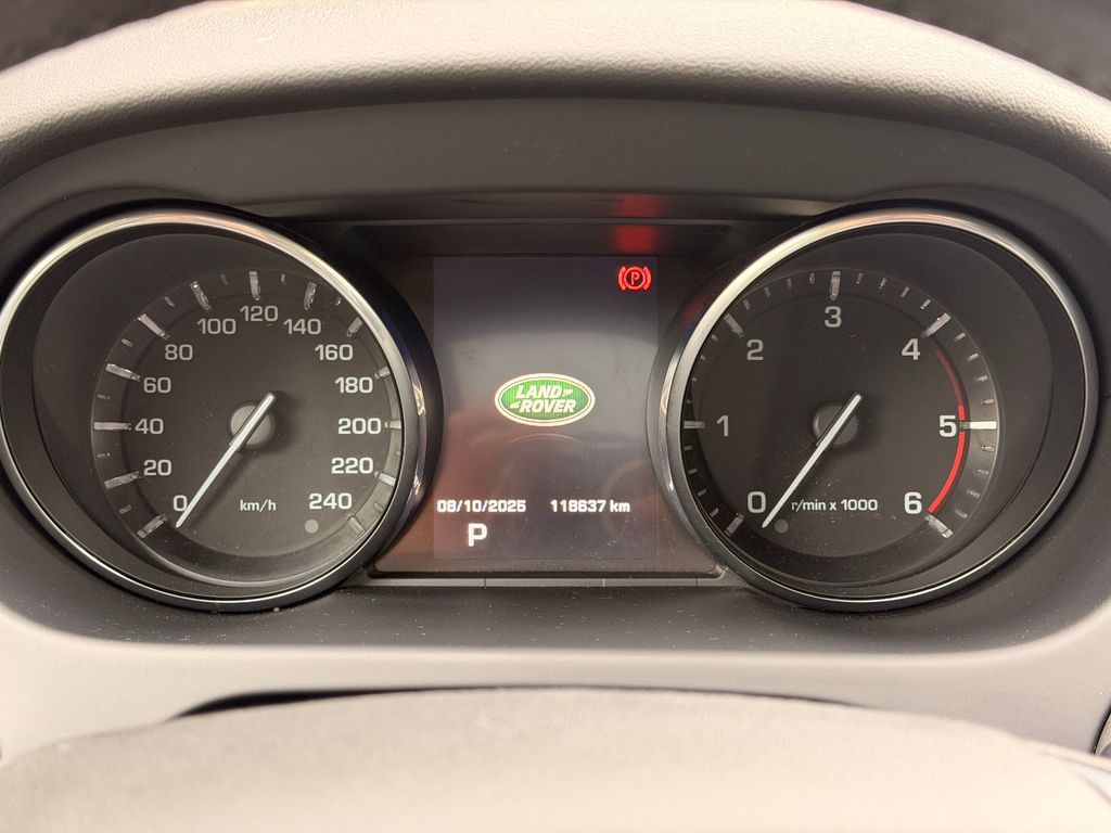 Land Rover Discovery Sport TD4 132kW Aut. 4WD HSE*Panorama