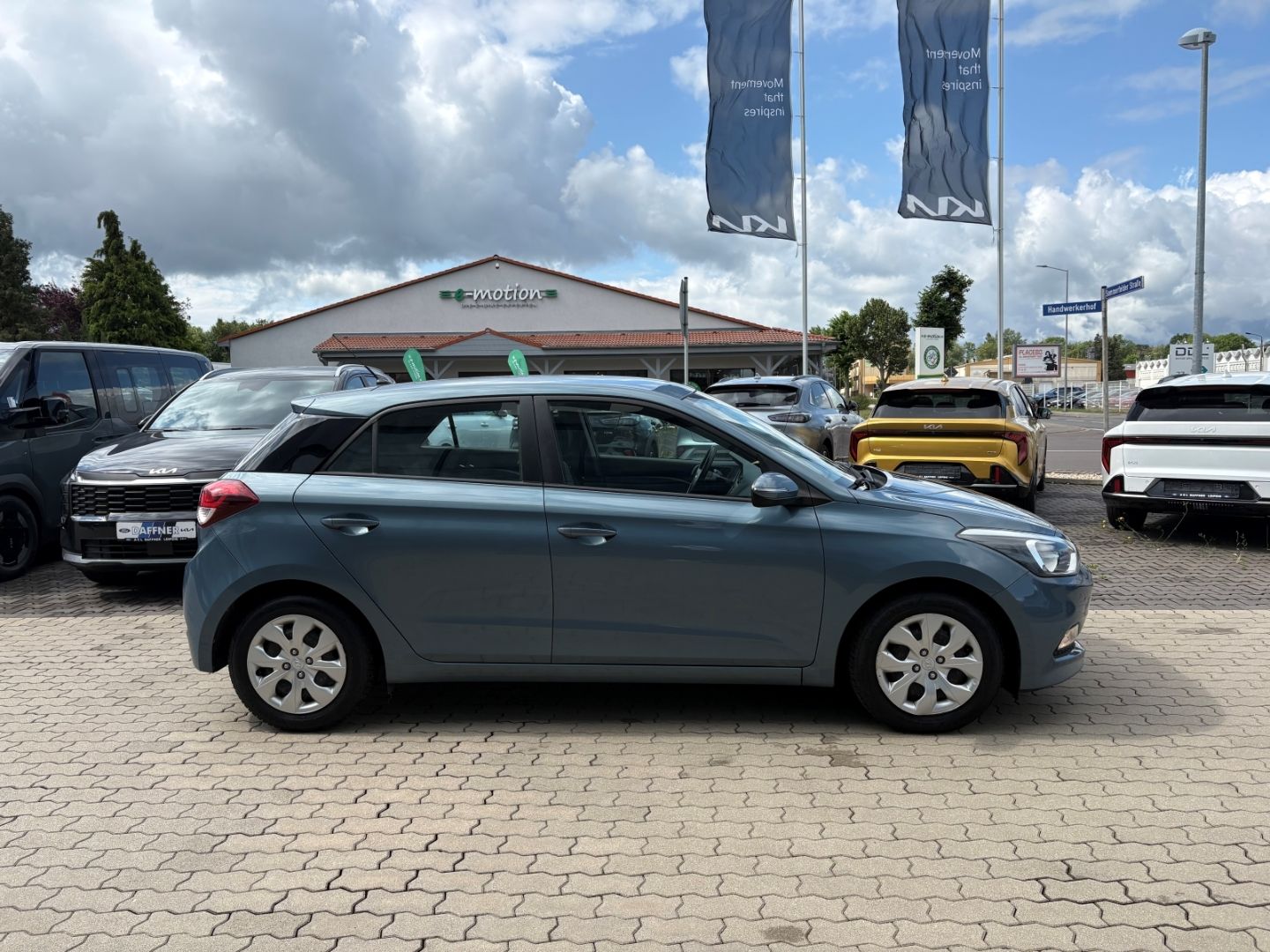 Fahrzeugabbildung Hyundai i20 blue Trend KLIMA Tempomat Multifunktionslenk