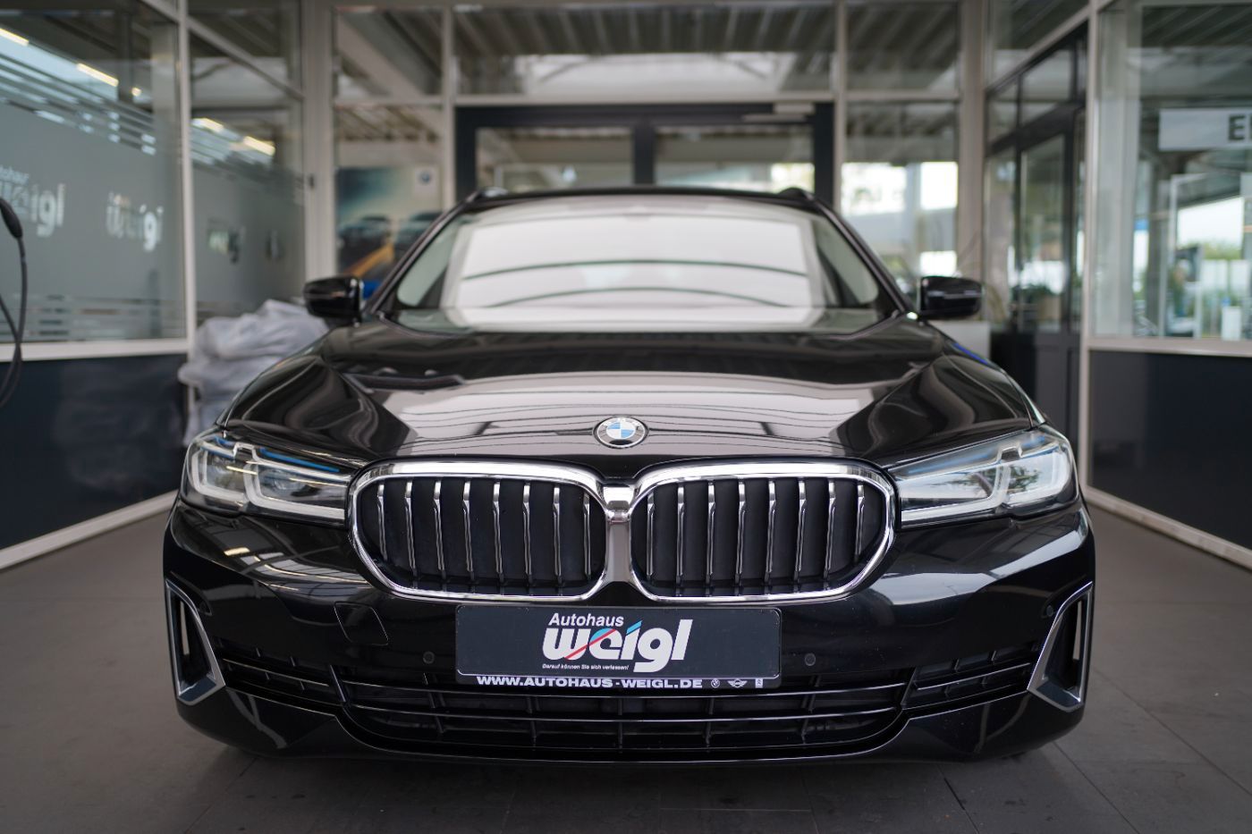 Fahrzeugabbildung BMW 530i xDi Luxury Line HeadUp+Komfortzug+Laserlich
