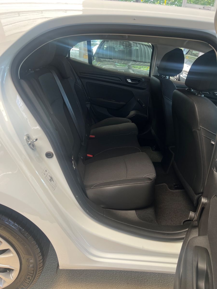 Fahrzeugabbildung Renault Megane IV Lim. 5-trg. Life *BLUETOOTH*LED*