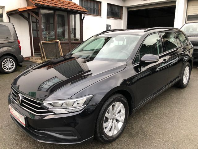 Volkswagen Passat 2.0 TDI DSG Variant - KAM ACC NAVI SHZ