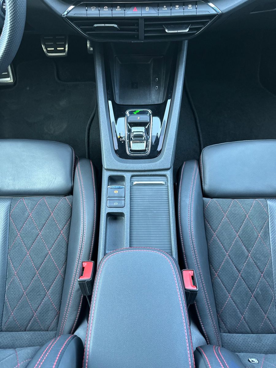 Fahrzeugabbildung SKODA Octavia Combi RS Plus NAV+MATRIX+AHK+ACC+HUD+1HD