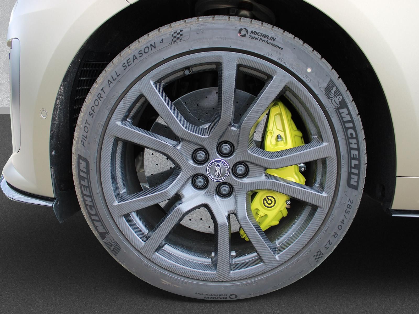 Fahrzeugabbildung Land Rover Range Rover Sport P635 SV Edition One
