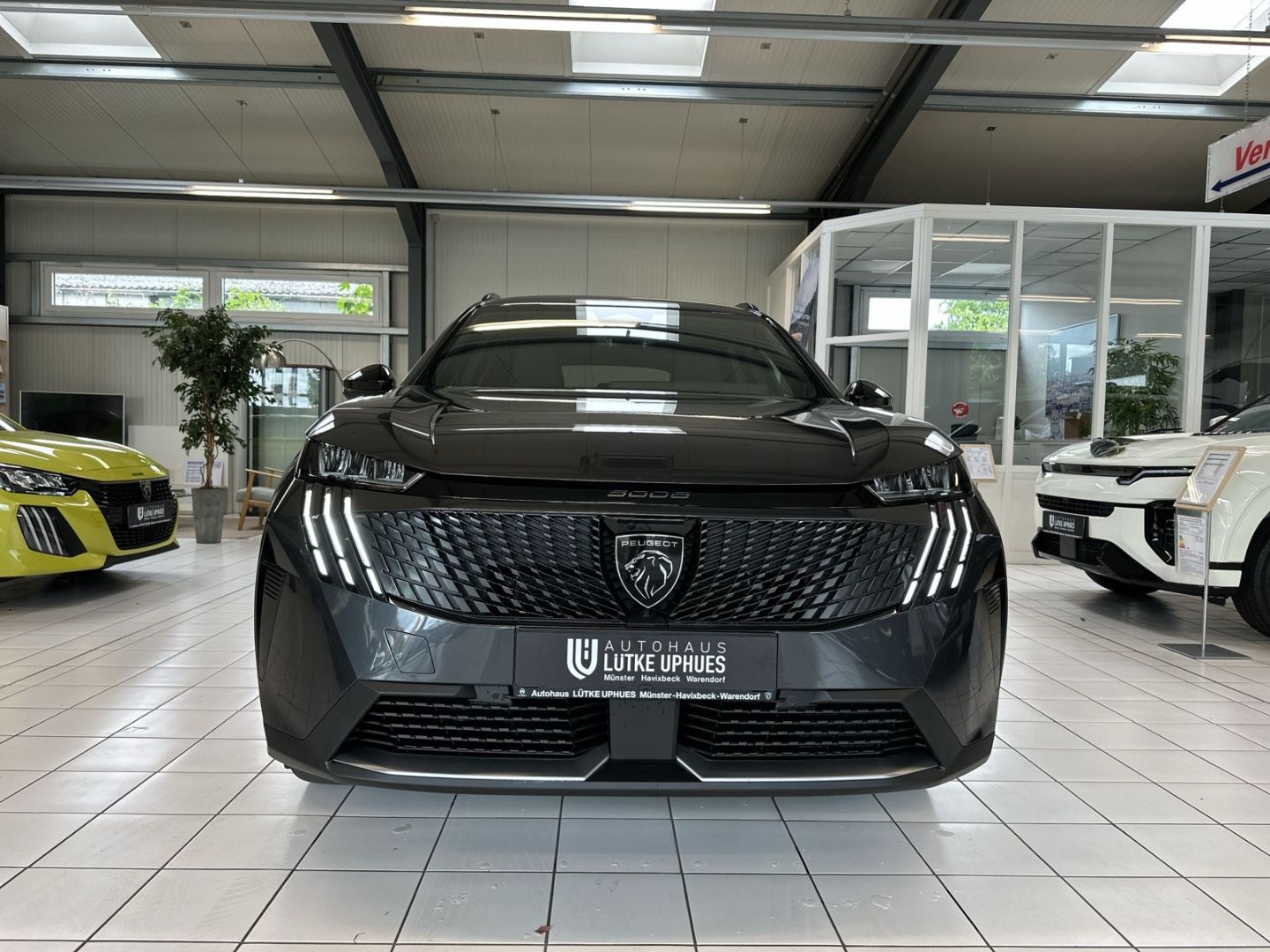 Fahrzeugabbildung Peugeot 5008 Allure HYBRID 145 e-DSC6 Navi LED CarPlay