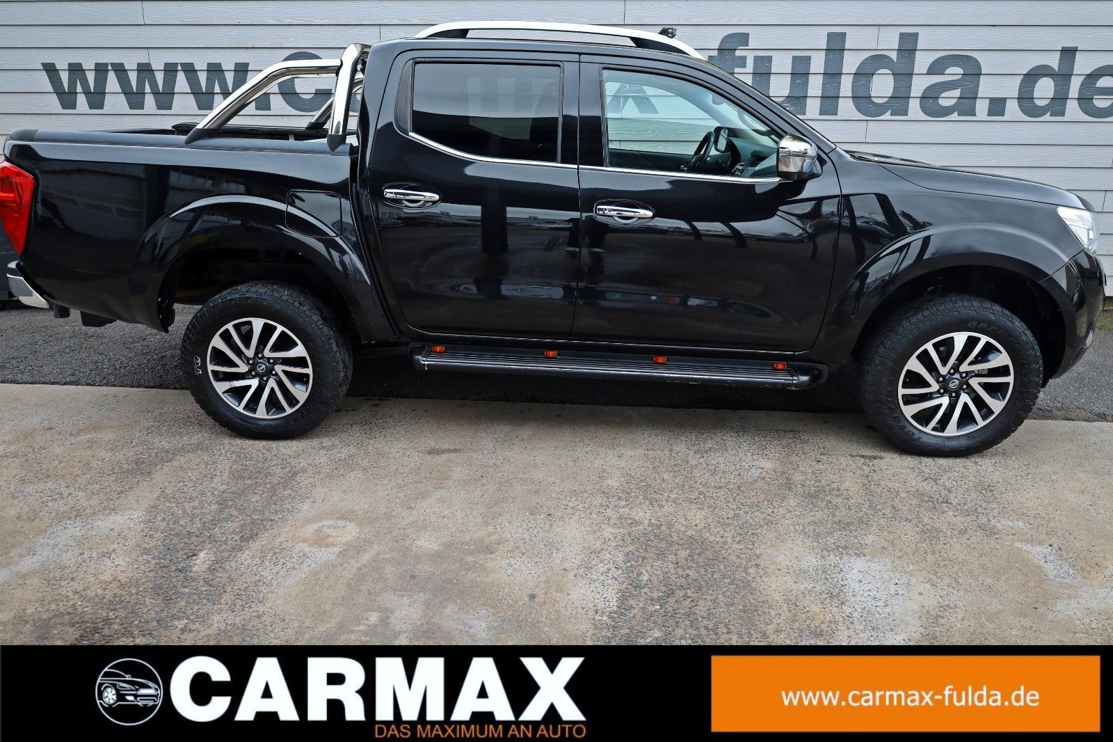 Fahrzeugabbildung Nissan Navara NP300 Tekna DOKA 4x4 Leder,SH,Navi,SD,AHK