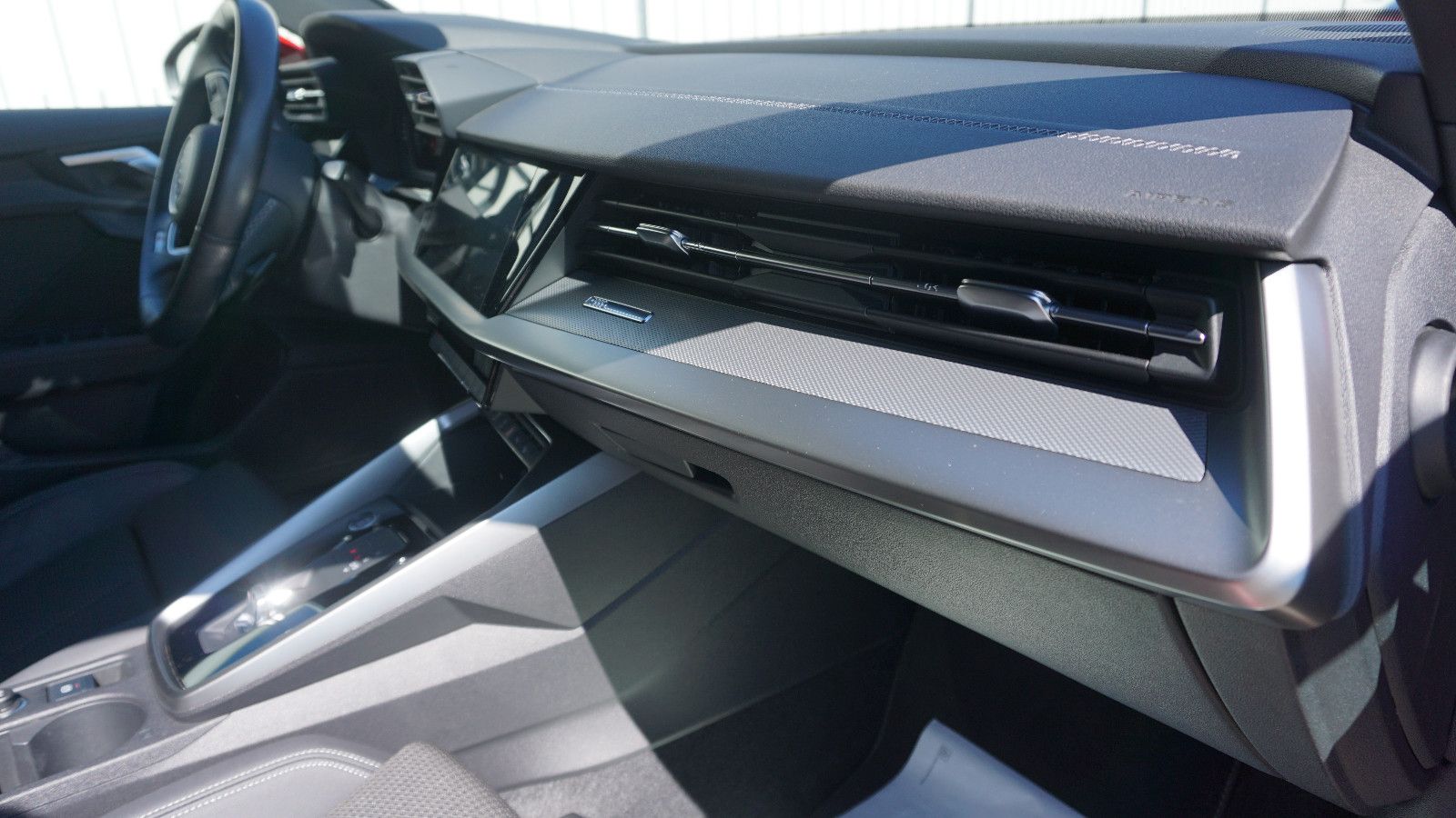 Fahrzeugabbildung Audi A3 Sportback 35 TFSI advanced,S-Line,Navi,LED+WR