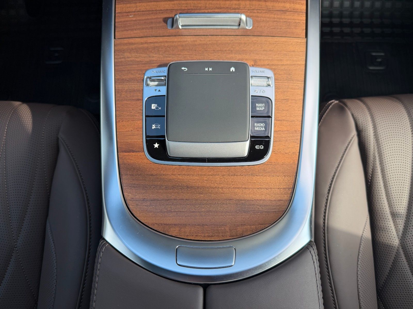 Fahrzeugabbildung Mercedes-Benz G 580 AMG+Distr+Burm3D+Massage+ESD+Night+360