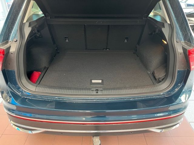 Fahrzeugabbildung Volkswagen Tiguan 1.5 TSI DSG ELEGANCE AHK NAVI GJR