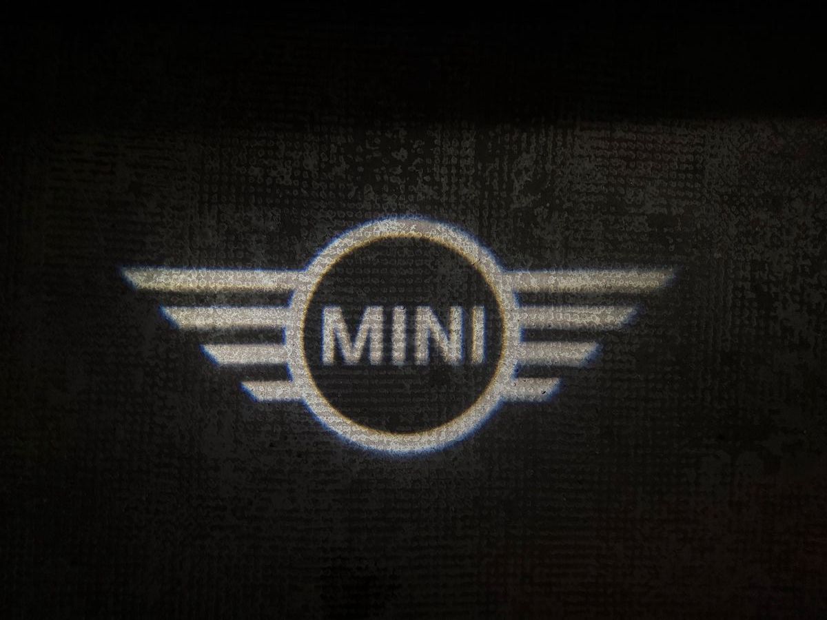 Fahrzeugabbildung MINI Cooper S Classic Trim Leder PANO LHZ SHZ BT PDC