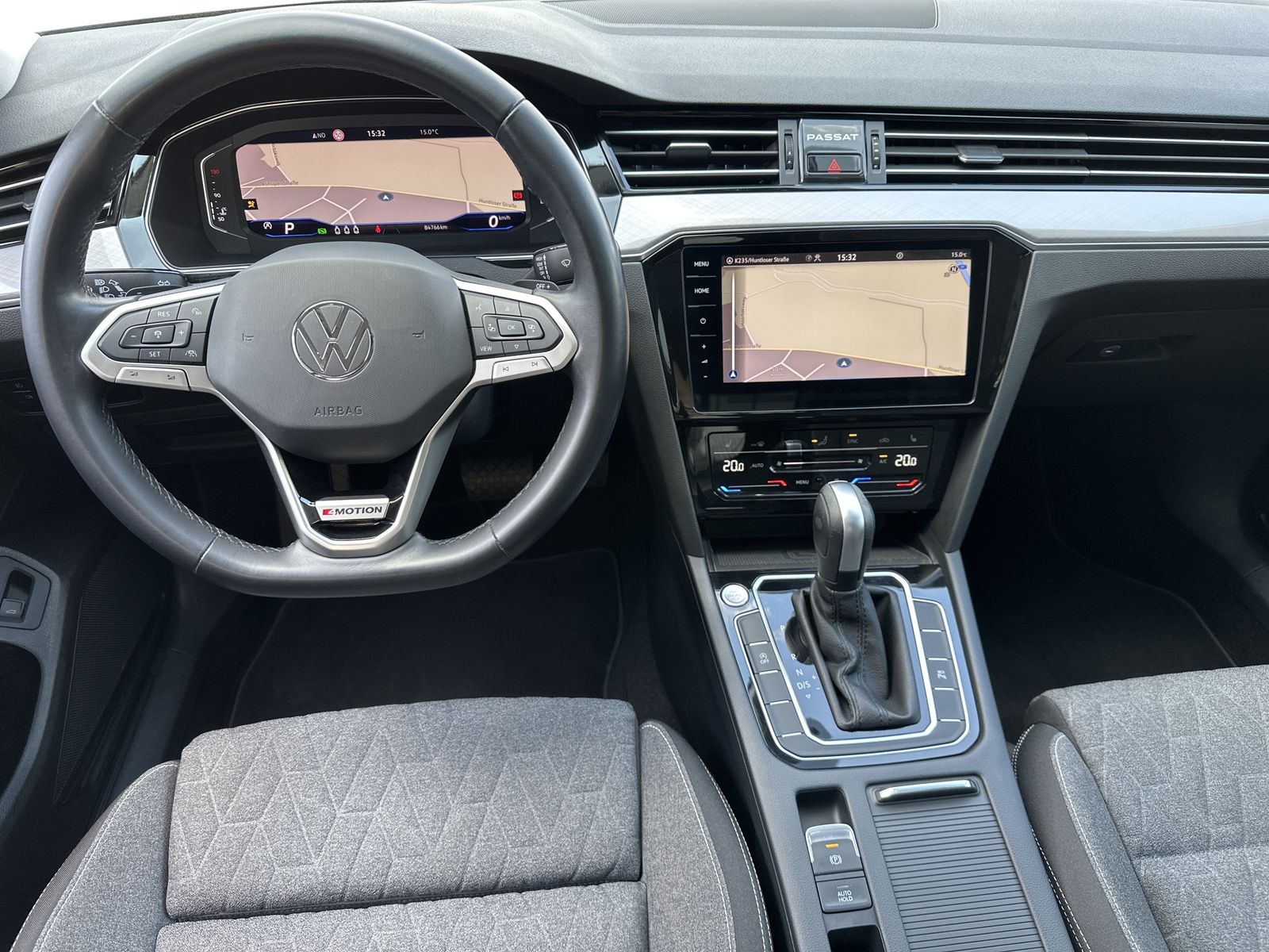 Fahrzeugabbildung Volkswagen Passat Variant Business 4M NAV+LED+AHK+PANO+360°